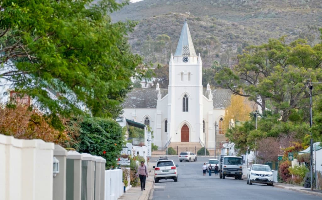 Make a Booking for a Shuttle From Cape Town to Ashton